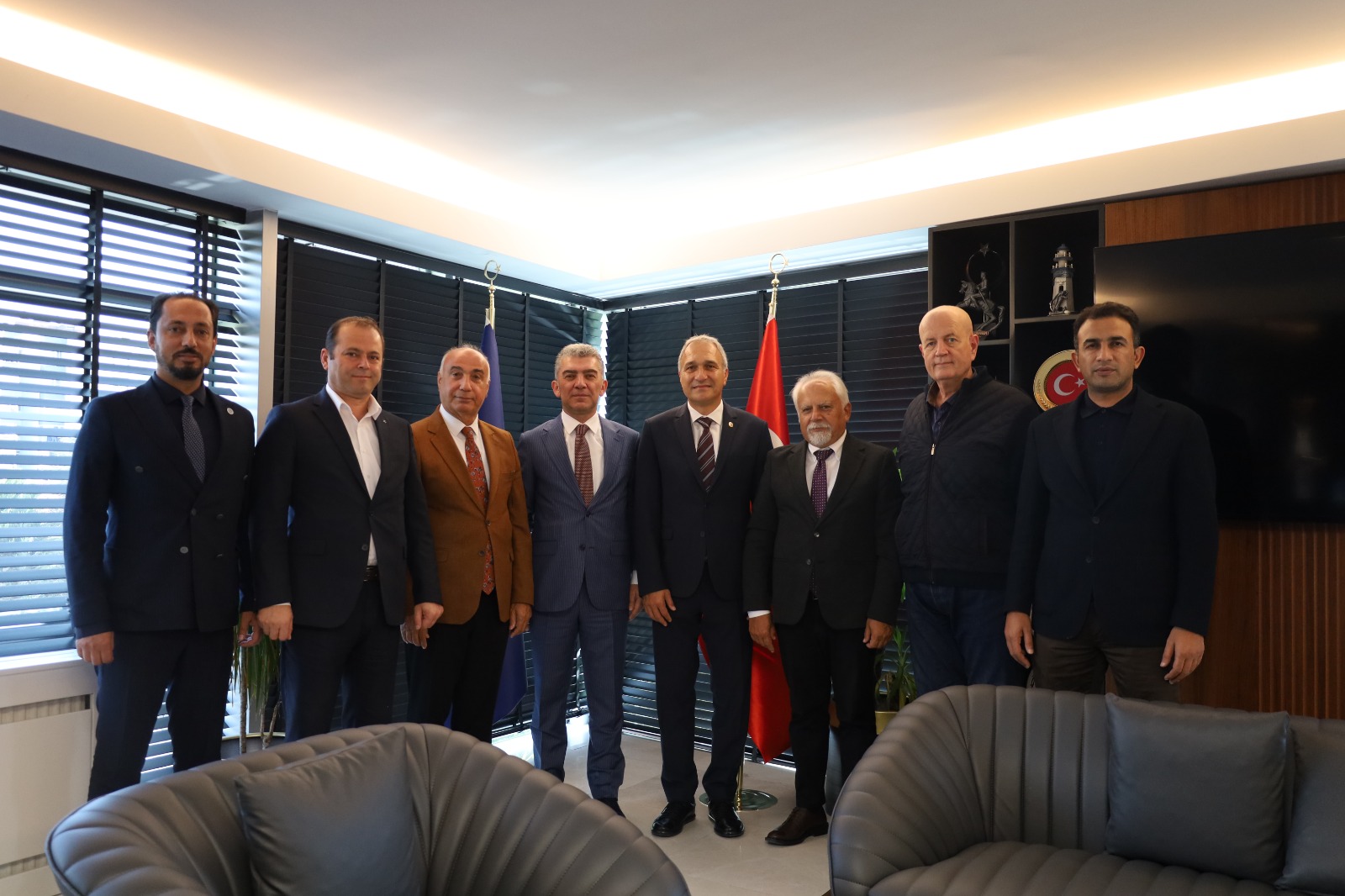 YENİ PARTİ İSTANBUL MİLLETVEKİLİ SAYIN SUAT ÖZÇAĞDAŞ HÜR-SEN KONFEDERASYONUMUZU ZİYARET ETTİ